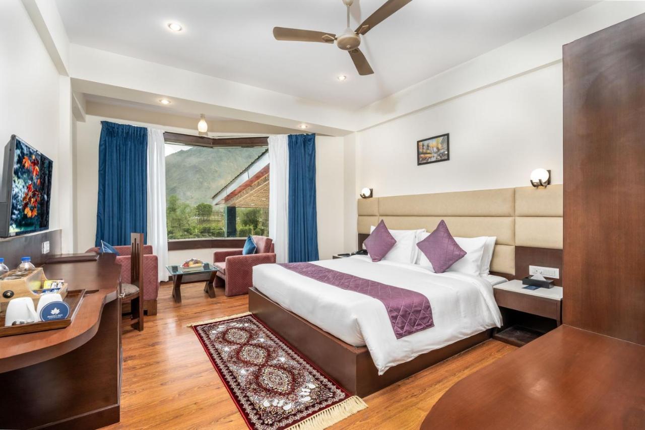 The Chinar Srinagar Hotel Kültér fotó